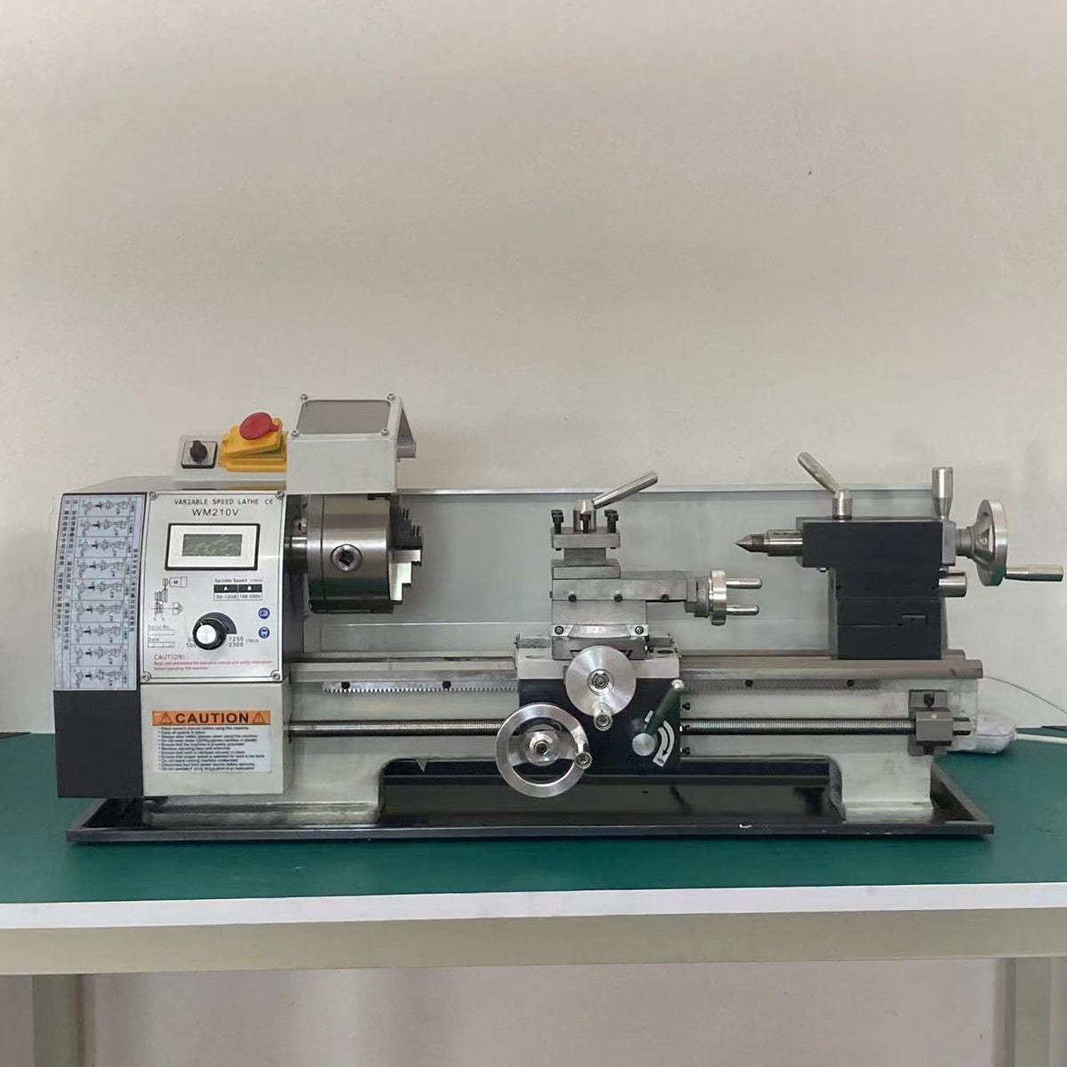 Torno sobremesa DTM WM210V400 - 400 mm entre centros